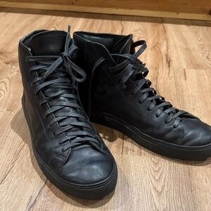 Sleek Black High-Top Men's Sneakers